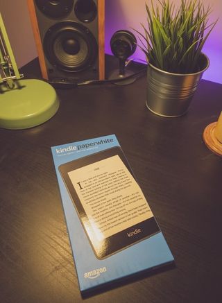 Photo of the Kindle Paperwhite 2018 packaging